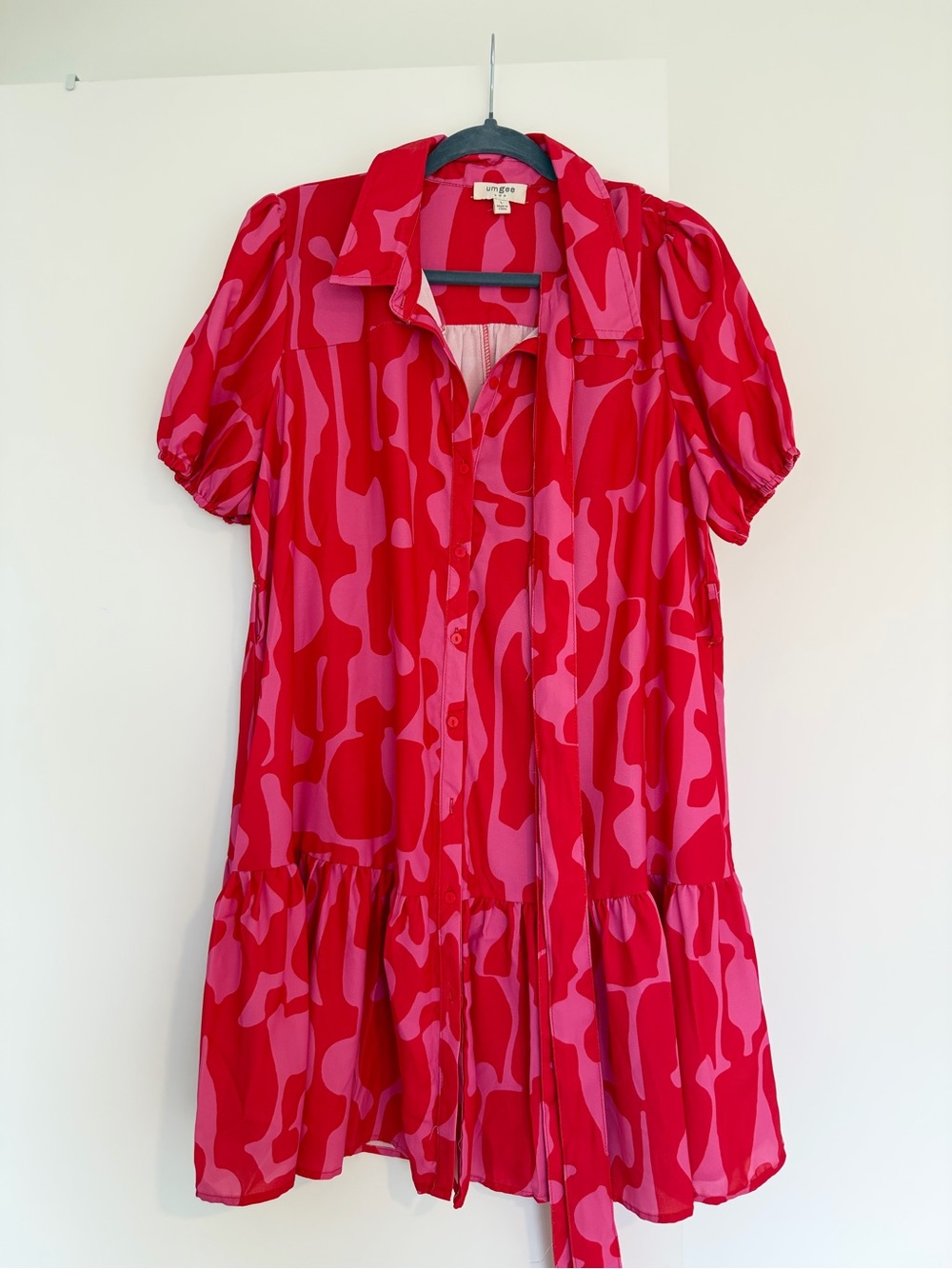 Umgee Red Pink Abstract Print Puff Sleeve Tiered Shirt Dress w/ Tie Size L